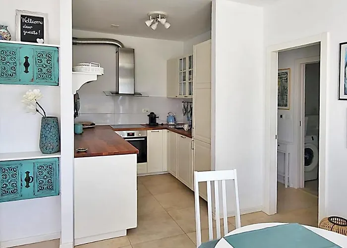 Apartament Joshua Near Znjan In *