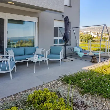 Apartment Joshua Near Znjan In